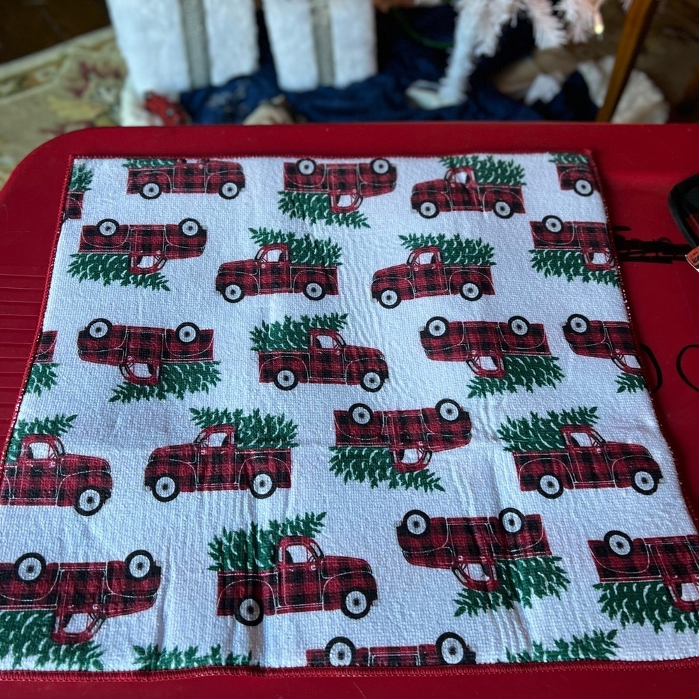 Vintage Christmas Red Truck
Centerpiece Table Mat